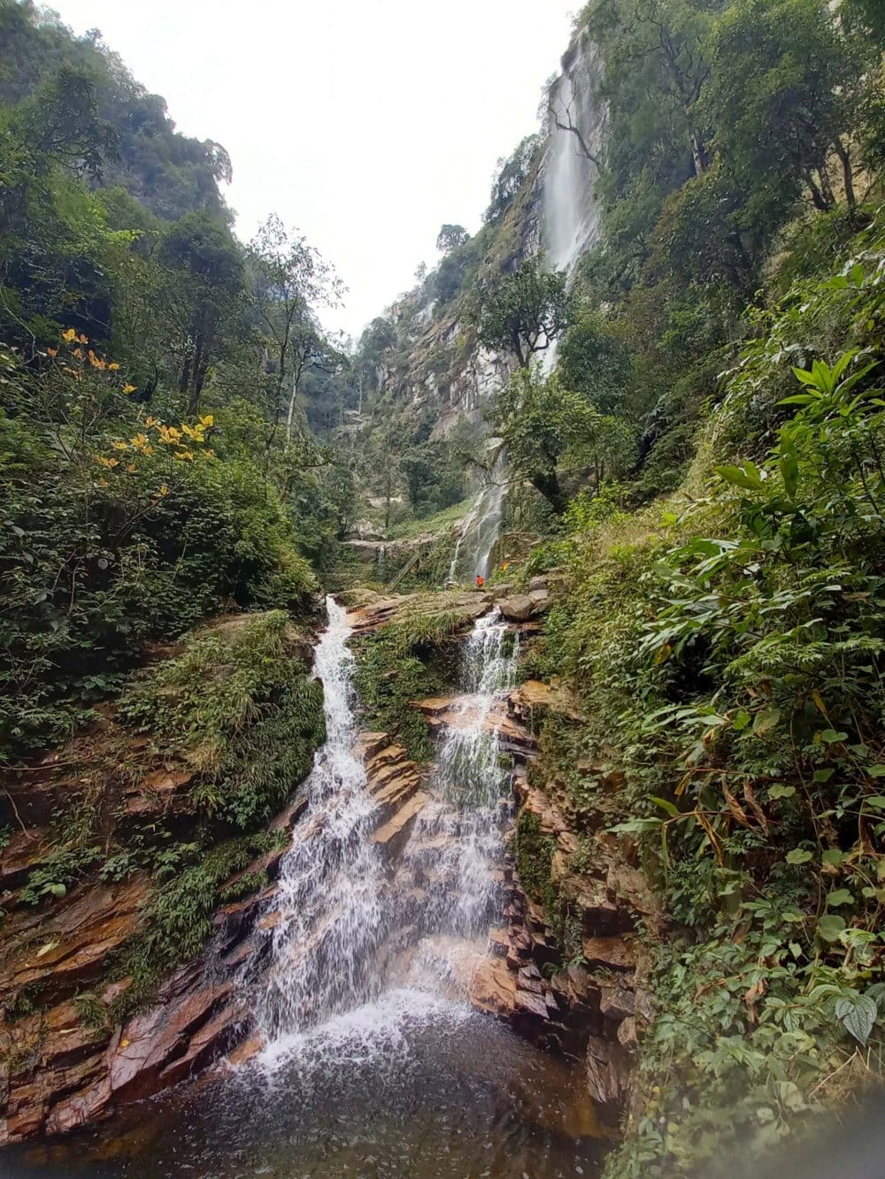 Hanh-trinh-phuot-trekking-dinh-sung-trau-o-tay-bac-hoang-so-va-hung-vi-1